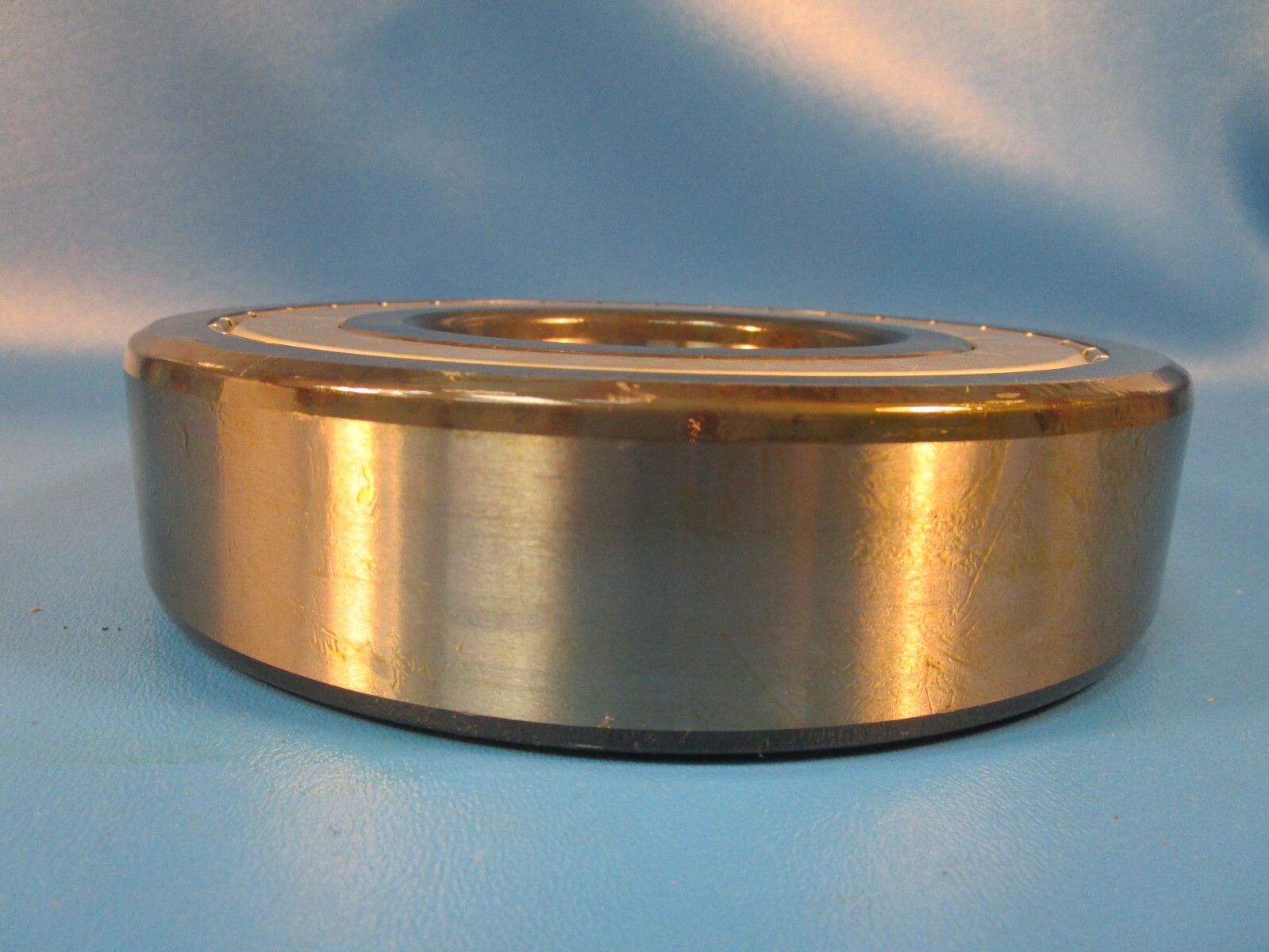 SKF 6318 2Z JEM, Double Shielded Radial Ball Bearing, Bore 90 mm, OD 190 mm