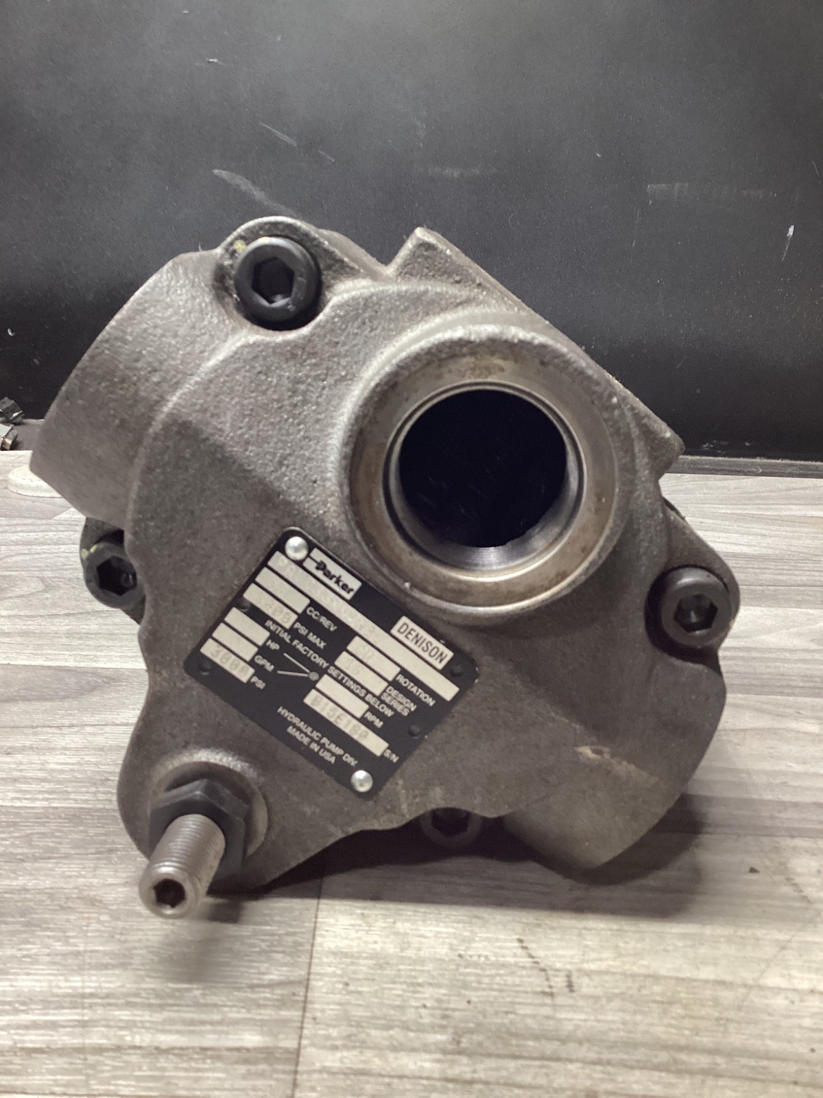 PARKER Piston Pump PAVC33R42W26 3000 PSI, CW Rotation #103B120PR3