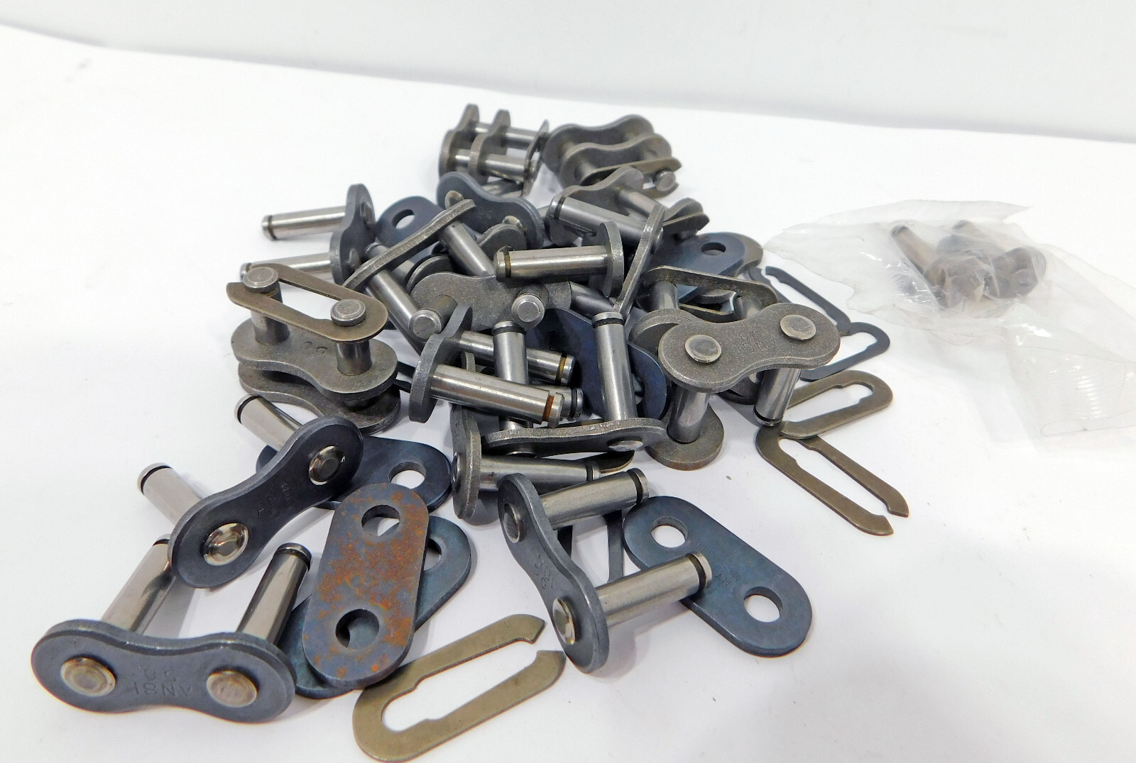Lot of 18 each Overhead Door Co Connecting Link STL 1/16THK 80884-5
