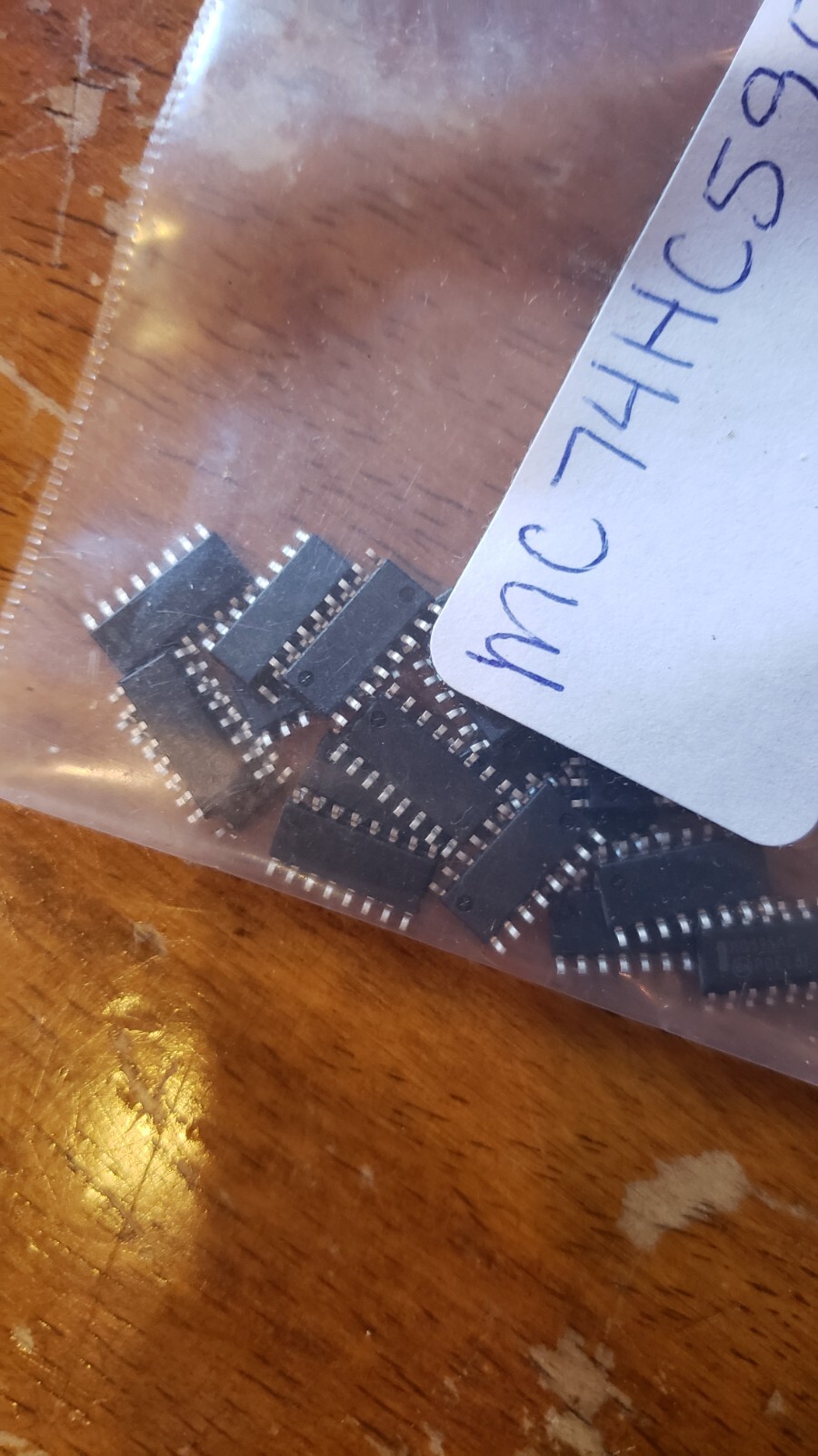 NEW LOT o 16 OnSemi 8-Stage Shift Register Through Hole 16-Pin PDIP MC74HC595ANG