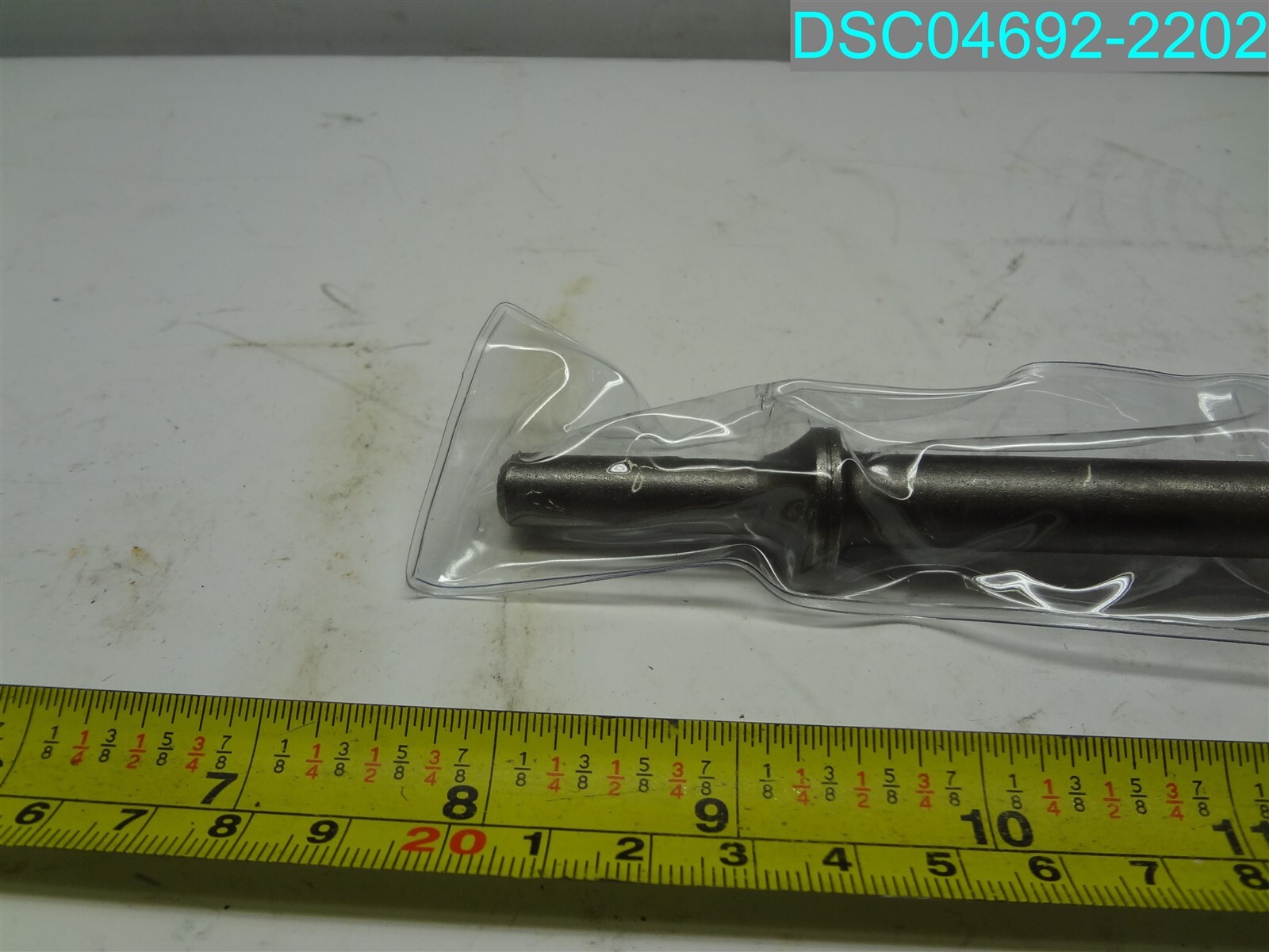QTY=13: CHICAGO PNEUMATIC Cutter-Rivet, 0.401in Shank, Chisel Bit 015451460501