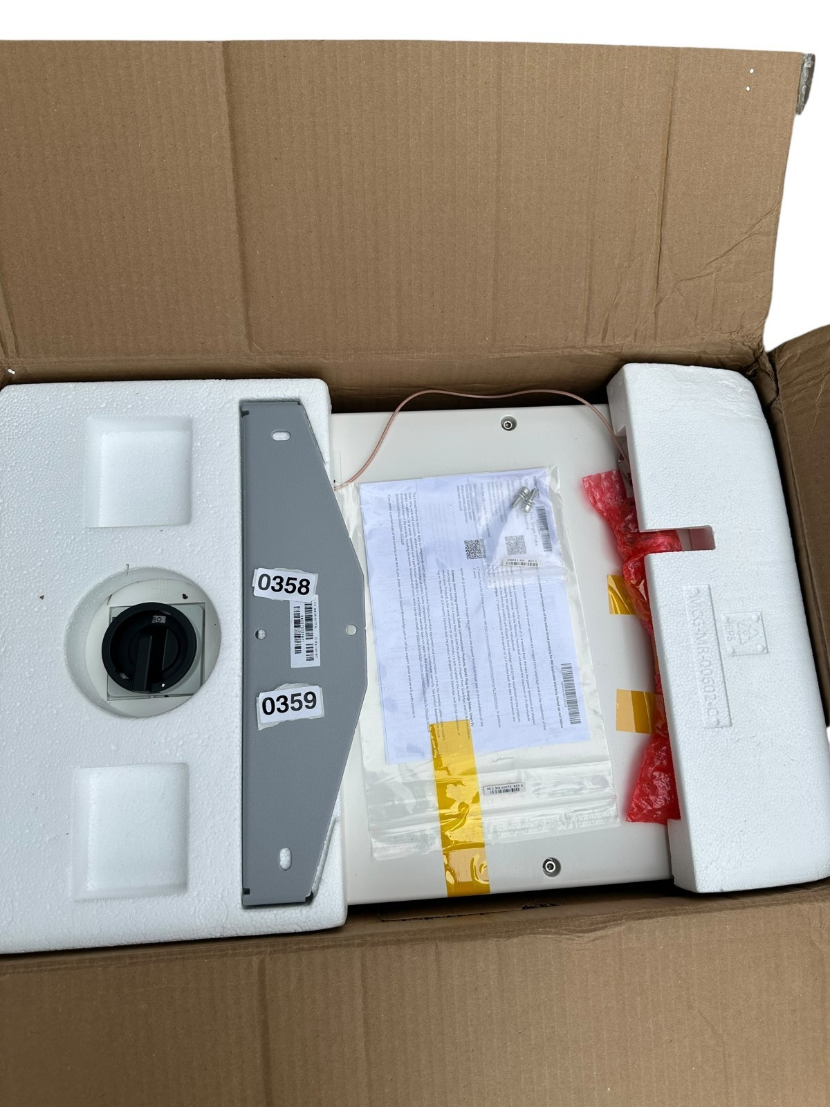 NEW SolarEdge SE7600H-USMNUBL75 7.6kW HD-Wave PV Inverter – SetApp – NIB