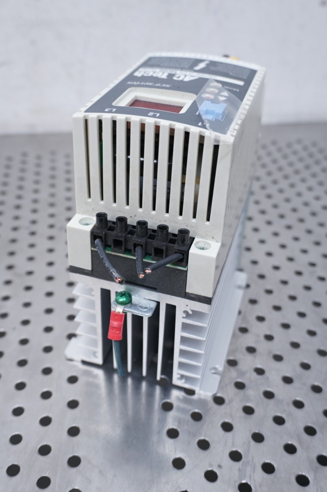 AC TECH SF220 VARIABLE SPEED AC MOTOR DRIVE 2HP 208-240V 50/60HZ