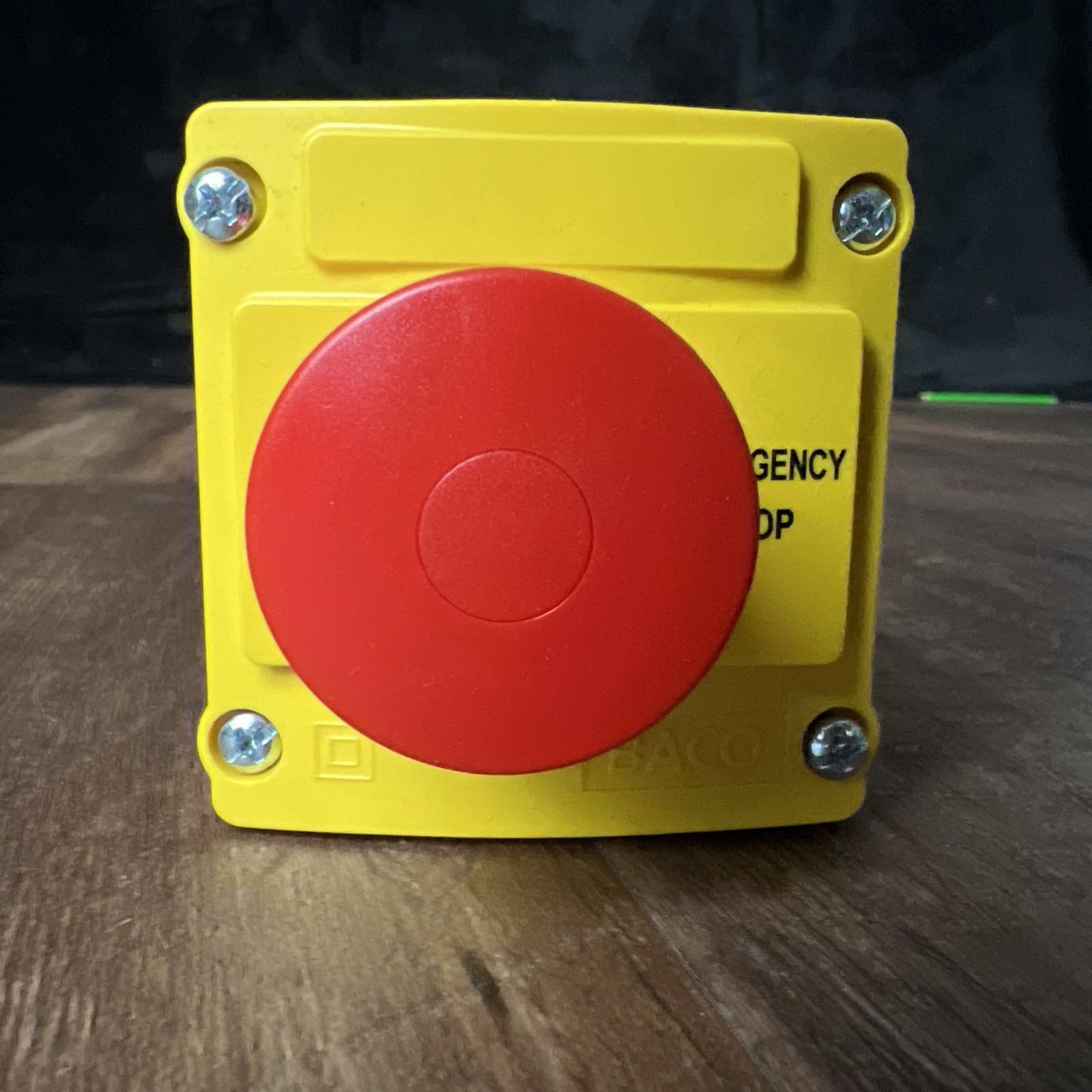 Baco LBX15302 Emergency Stop Push Button 224 220 New