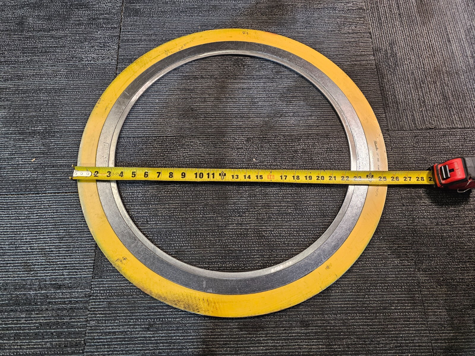 Flexitallic Spiral Wound Gasket 20″ 300 25.5″ ASME B16.20 347/347/FG Yellow