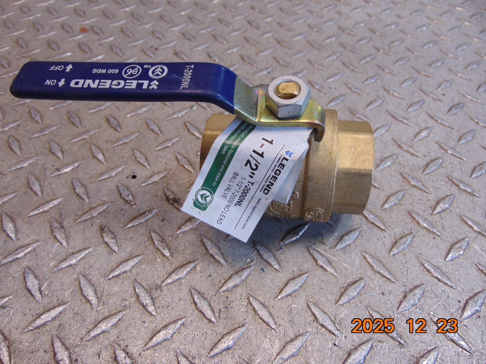 LEGEND T-2000NL 1-1/2″ T-2000 THREADED BALL VALVE 600 WOG