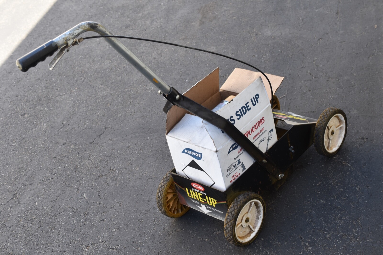 Krylon Industrial PAVEMENT STRIPING MACHINE BLACK w 10 pc paint cans