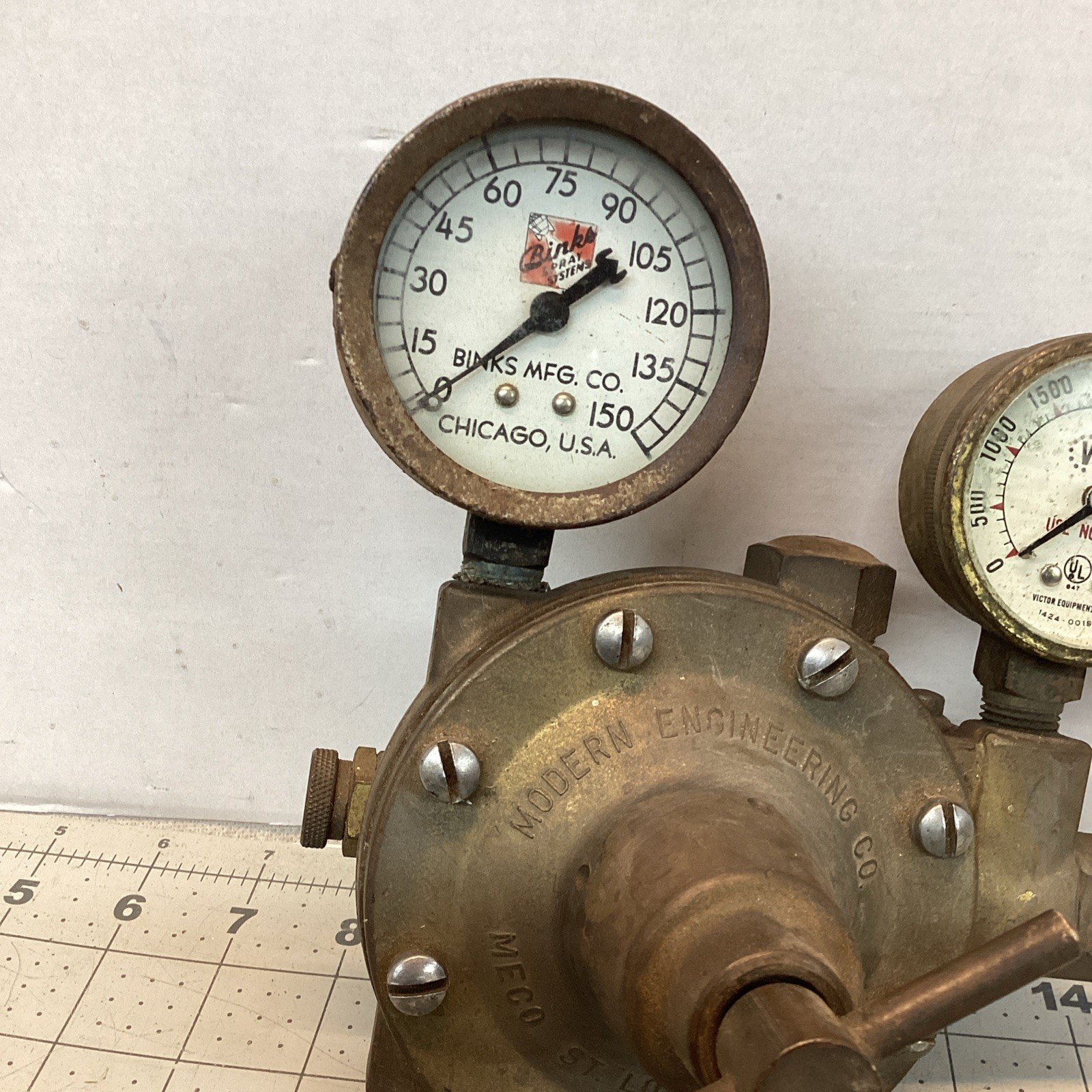 Modern Engineering Company Type OR Dubbl-Stage Regulator Acetylene Gauge