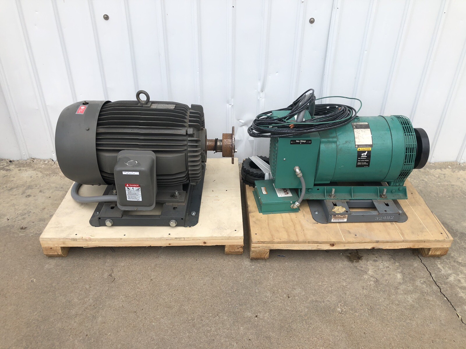 Toshiba 75HP Motor B0754FLF3UM01 w/ Cummins Onan Protec Generator Model 40YD CR