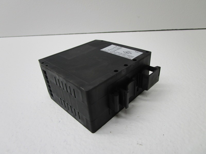 MOORE ECT/0-100MV/10-50MA/117AC SIGNAL ISOLATOR CONVERTER NSNP