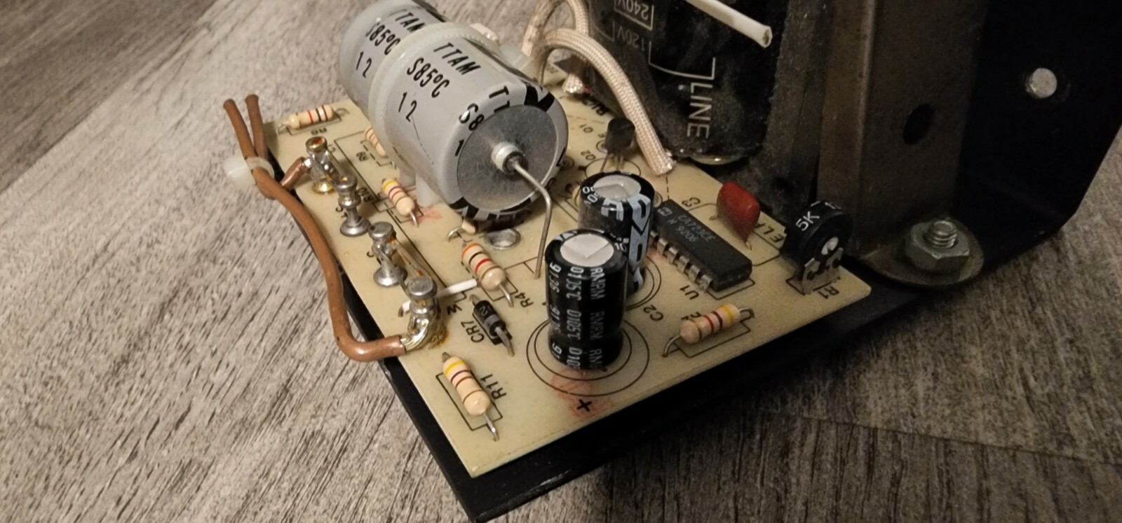 Elpac Power Systems 15V / 1.2A Power Supply, OLV 15-15 N/OVP