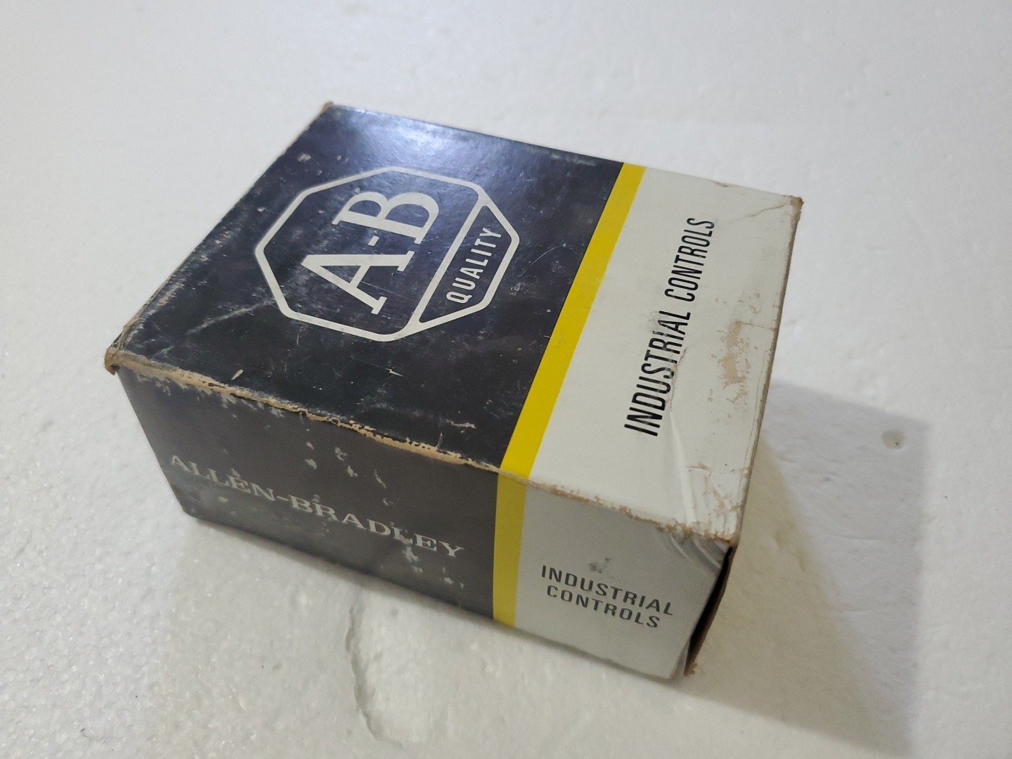 ALLEN BRADLEY 700-N400A1 SERIES C, TYPE N, AC RELAY