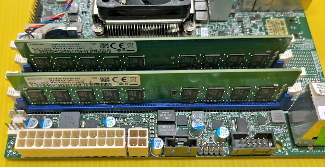 SUPER X10SDV-4C-OS017 REV 2.00 AND 2 SAMSUNG 8GB