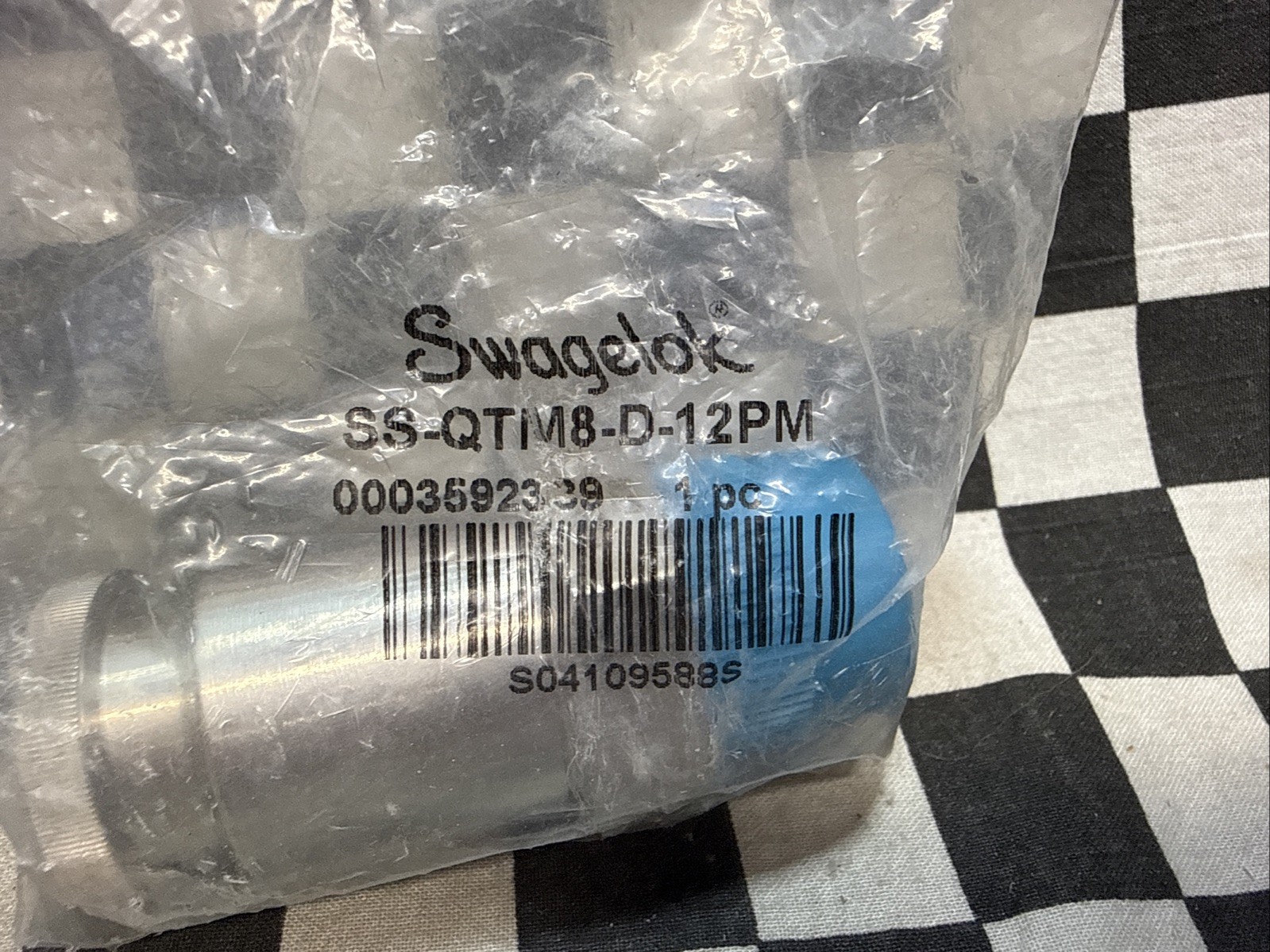 ONE SET OF SWAGELOK SS-QTM8A-B-12PF & SS-QTM8-D-12PM, SHIPSAMEDAY #1178P8