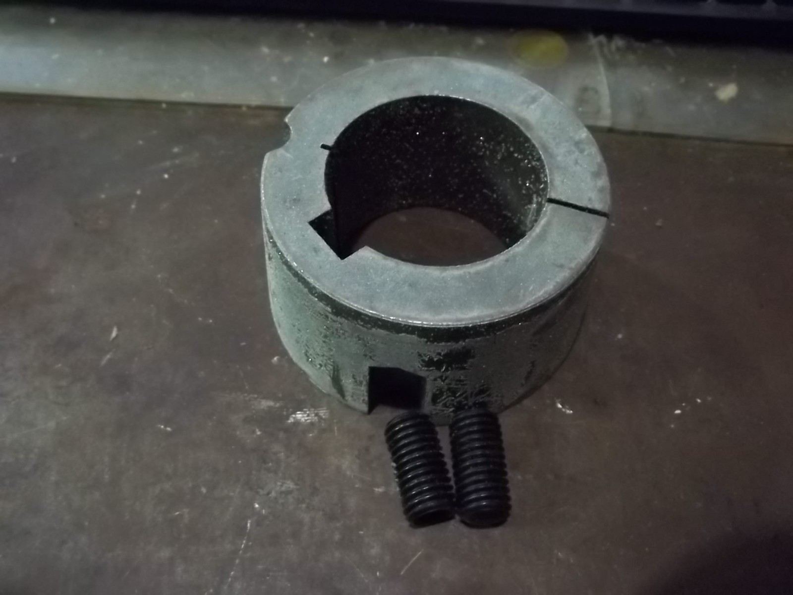 NIB DODGE 117174 2517 X 2 KW TAPER LOCK BUSHING (WL58-2)