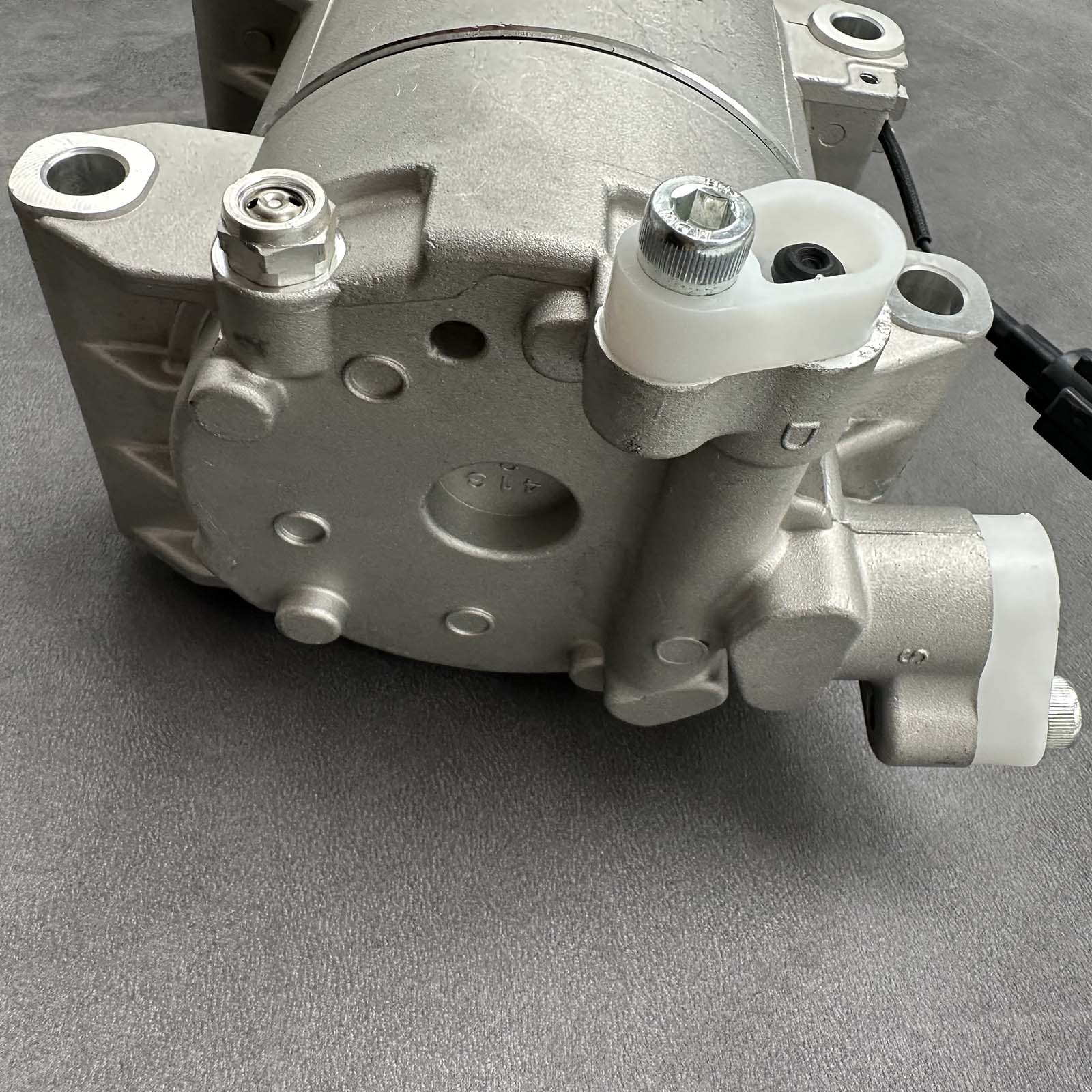 Brand New A/C Compressor 92600-4KV0A AD-1185N for Nissan Frontier