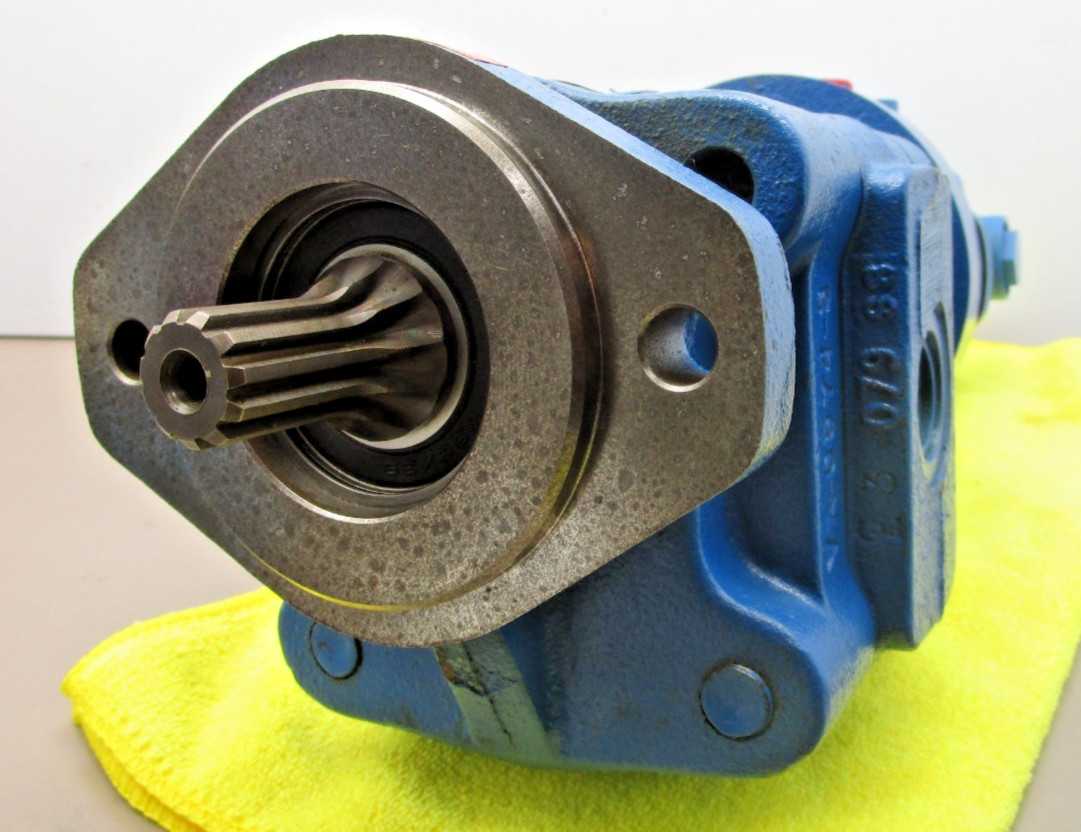 Permco P3000C383MZDI15-19 Hydraulic Fan / Steering Pump Vickers V10F1S7T11A5H20