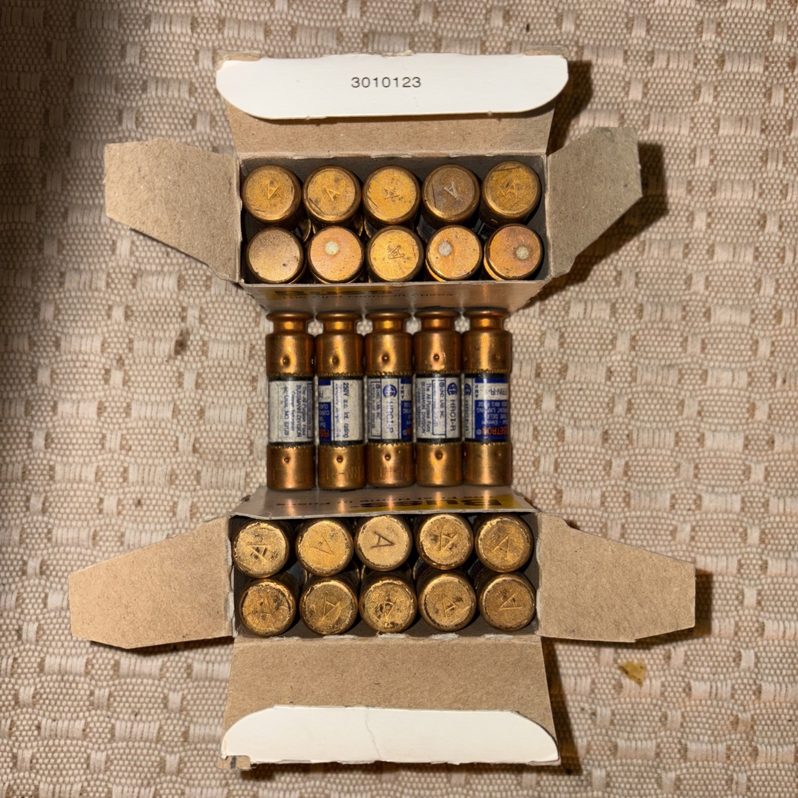 BOX OF (25) NEW OLD STOCK! FUSETRON BUSSMANN 1A 250V TIME DELAY FUSES FRN-R 1