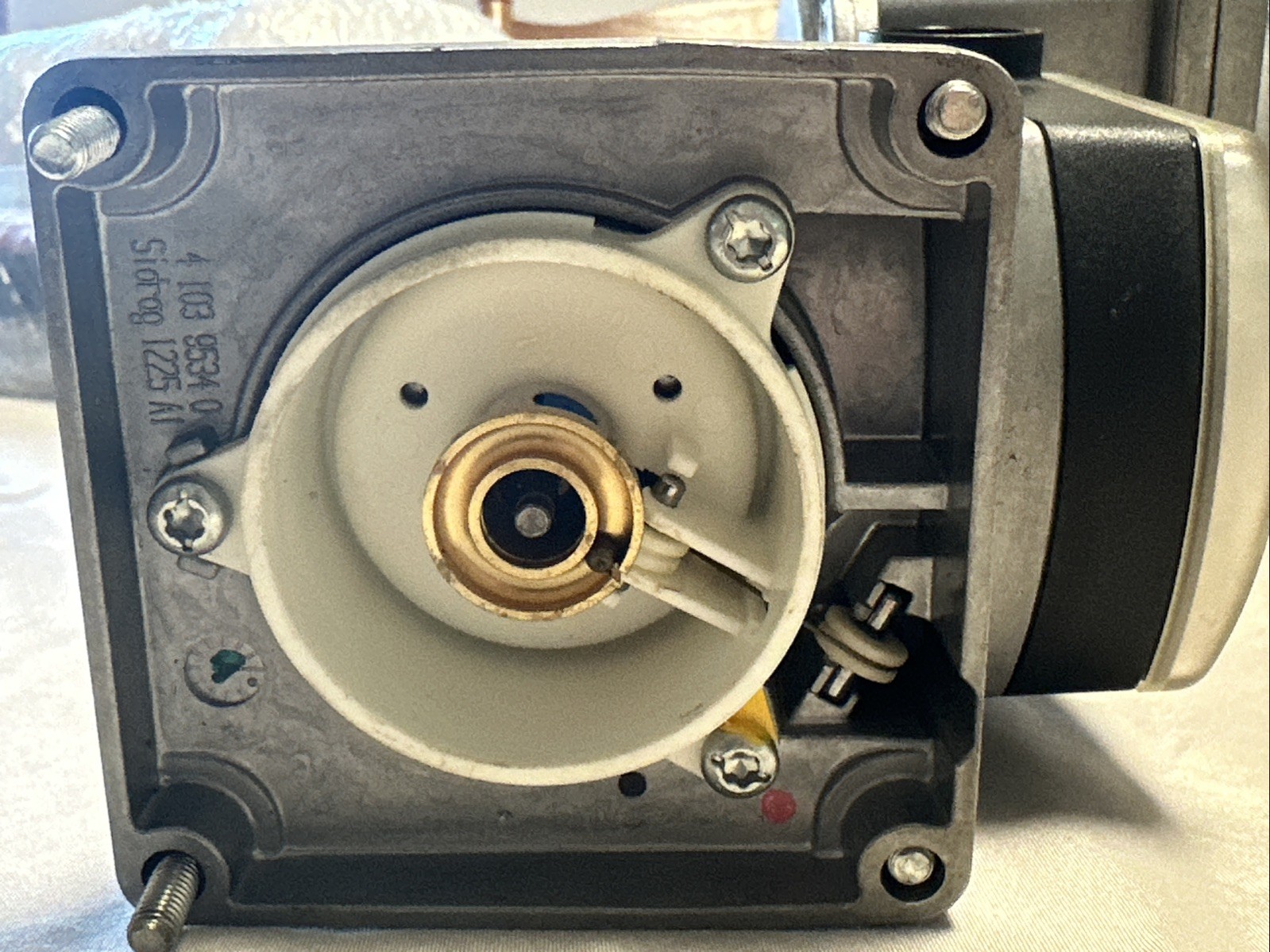 Siemens SKP75.013U1 120V Gas Valve Actuator