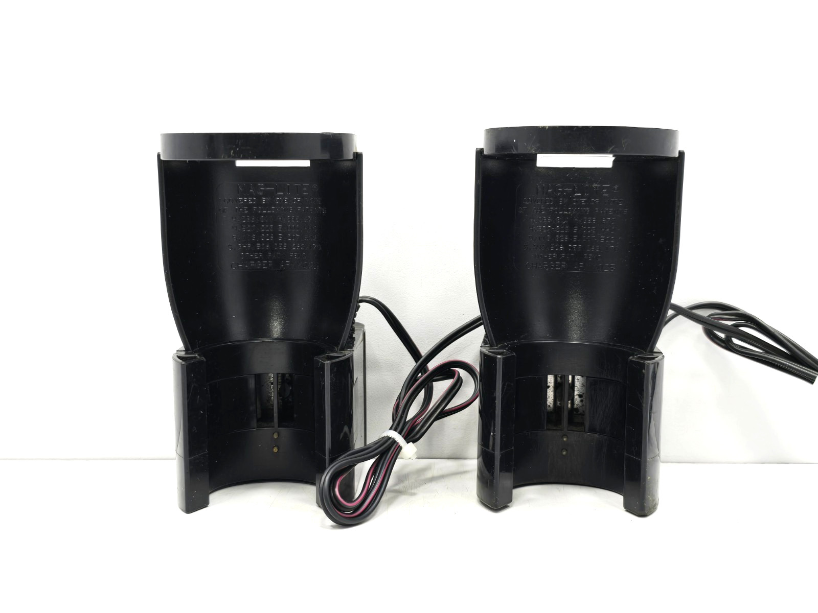 ARXX025 MAGLITE MAG CHARGER FOR FLASHLIGHT ARXX185 LOT OF 2
