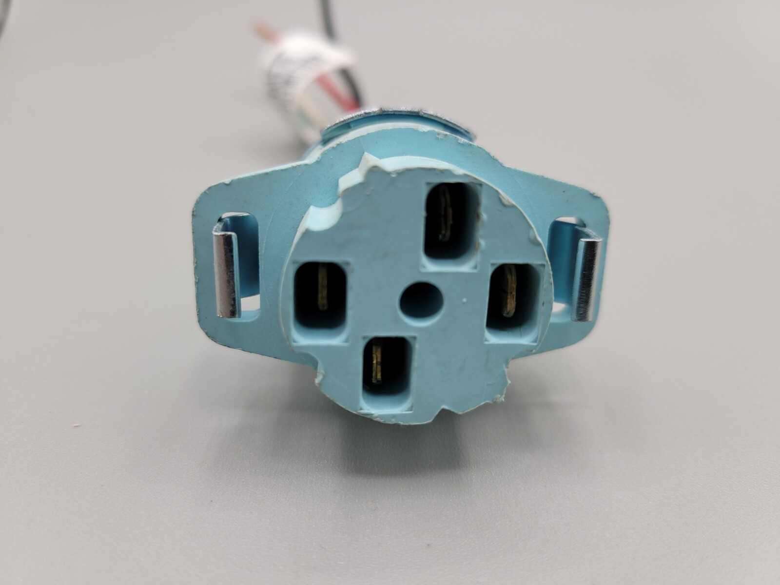 Sentinel Lighting Ceiling Box Connector 2ED4 277V/480V 20A 12AWG Type MC 4 Wire
