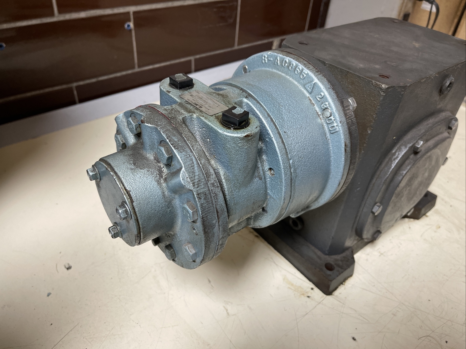 *Used* GAST 8AM-32A-FB20 Air Powered Gear Drive Baldor 3.8HP 20:1 Ratio