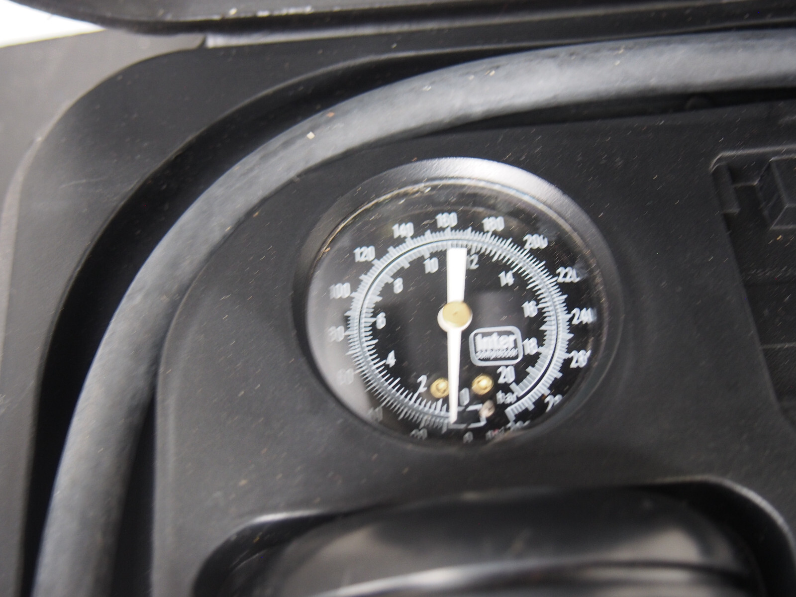 Inter Compressor Portable Air Pump Tire Inflator