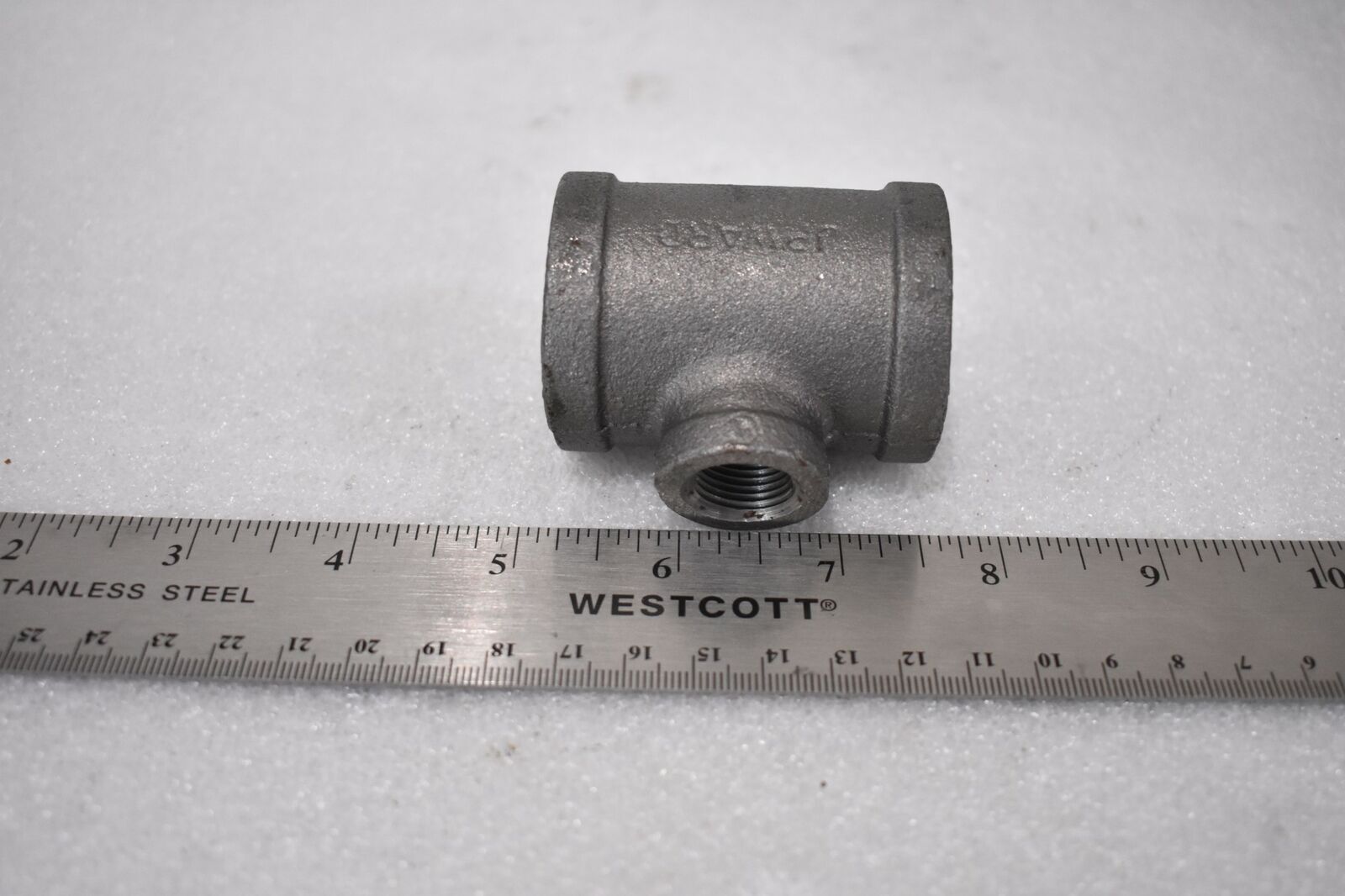 WARD MANUFACTURING T-PIPE COUPLING IRON 1-1/4″x1-1/4″x5/8″ (LOT OF 2)