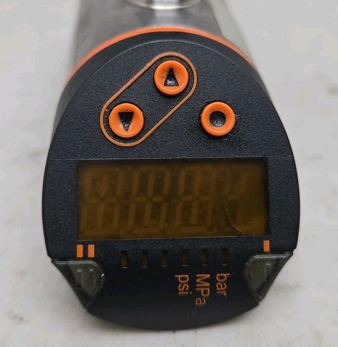 IFM PN7070 Pressure Sensor w/ Display 18-30Vdc 80MPa 0-400 Bar Used *READ*