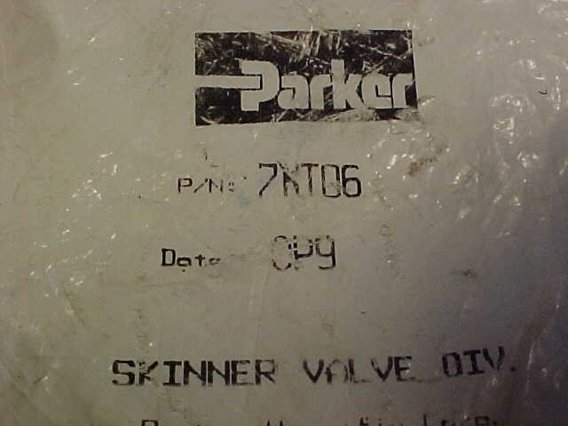 NOS Parker Skinner Valve 7KT06 Parts Repair Kit New