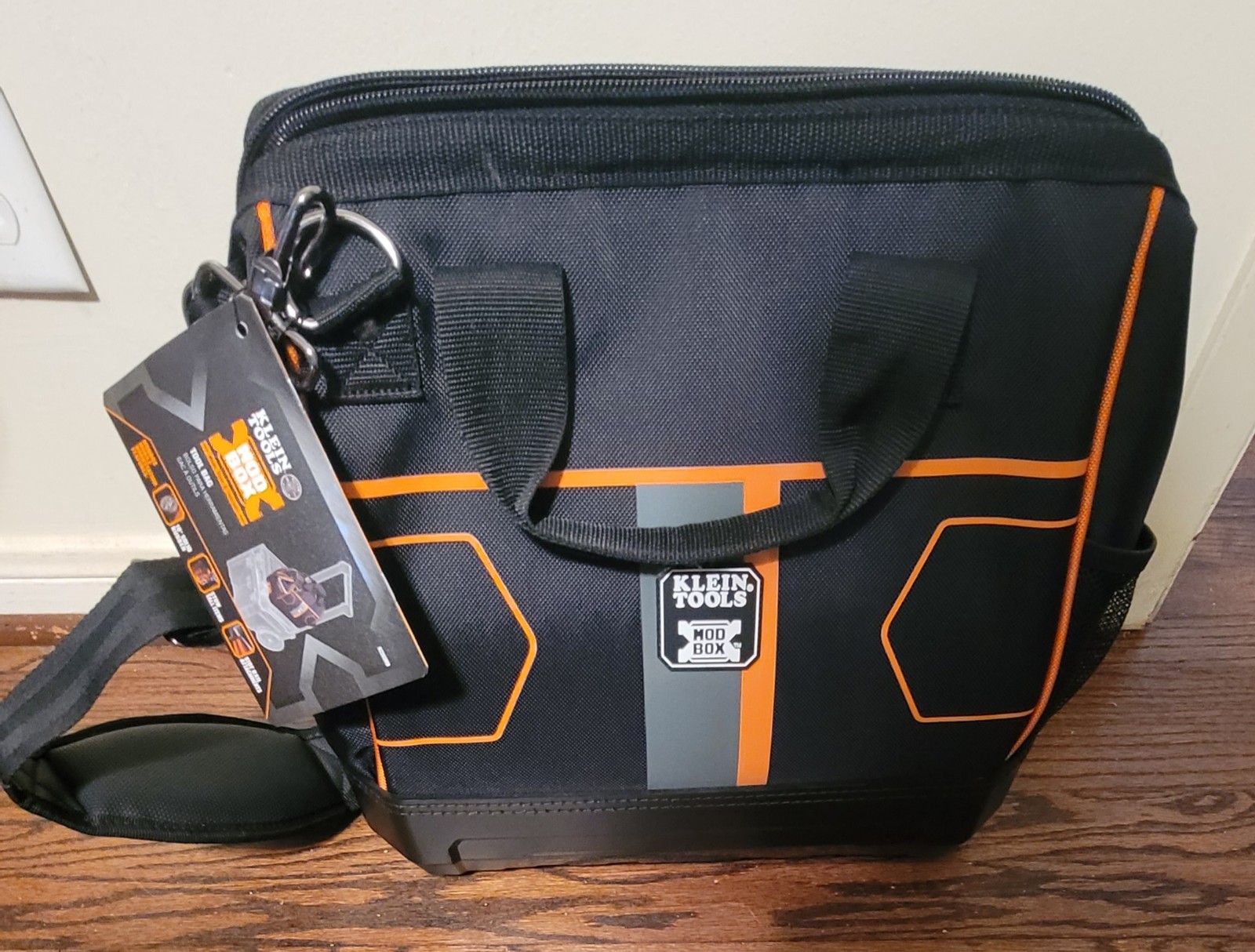6-pc Klein MODbox Bag 28 Pockets # 62203MB, Hammer, Tape, Prybar, Pliers, Gloves
