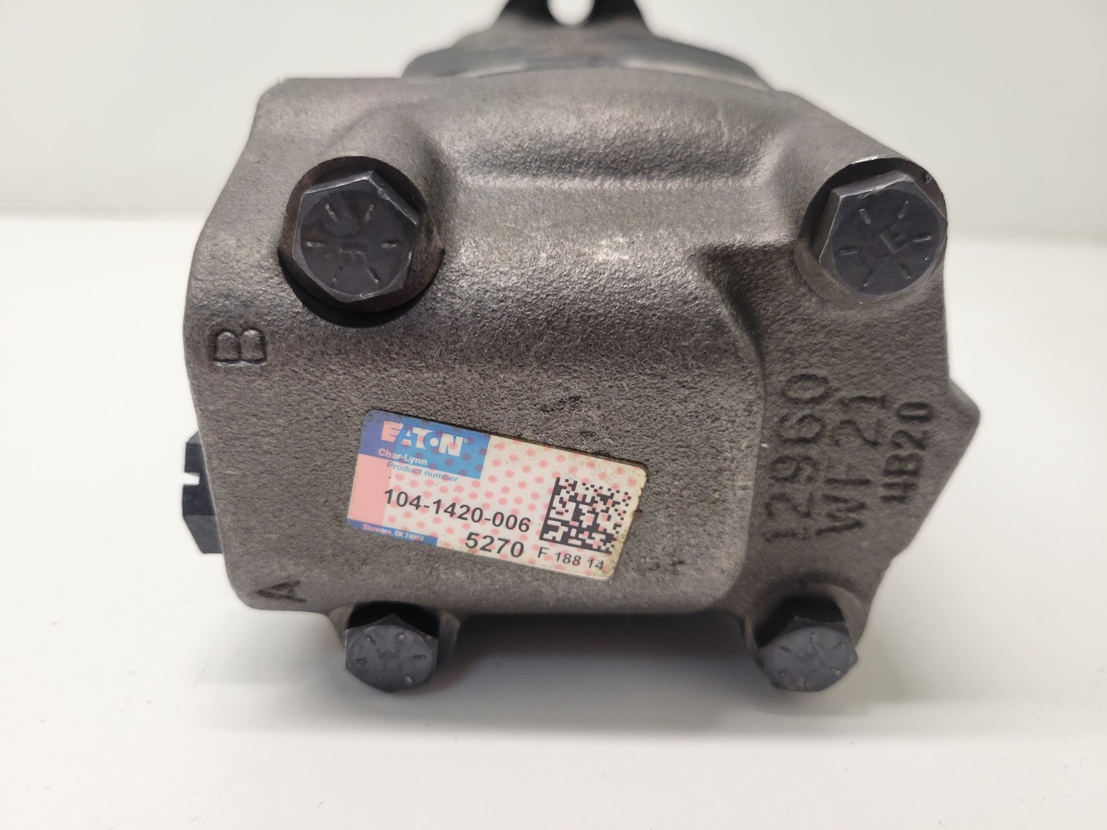 NEW OLD STOCK! EATON CHAR-LYNN HYDRAULIC MOTOR 104-1420-006
