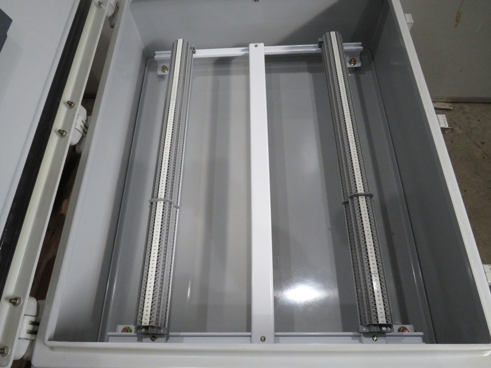 Hoffman A30H2408GQRLP Enclosure