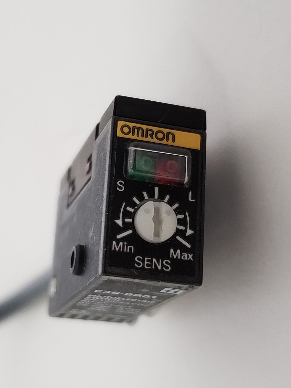 OMRON E3S-BR61 PHOTOELECTRIC SENSOR RETRO-REFLECTIVE 12-24VDC NIB
