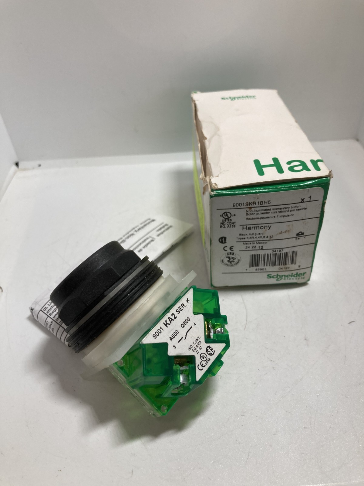 SCHNEIDER 9001SKR1BH5 PUSHBUTTON BLACK MOMENTARY NO CONTACT NIB