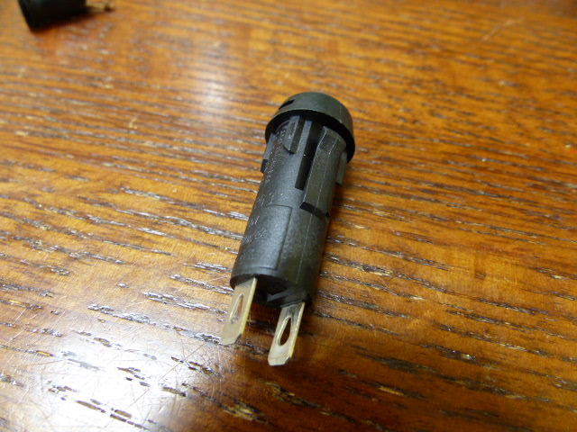 SCHURTER 3101.0031 Qty of 10 per Lot Fuse Holder FPG3 SLOTTED IP40