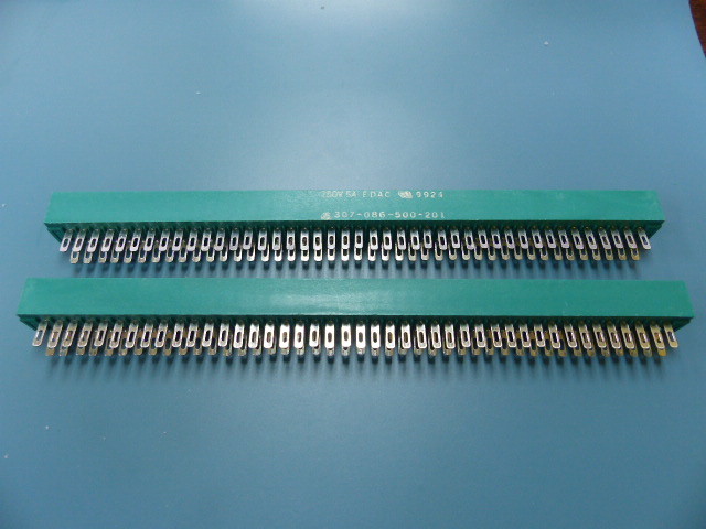 EDAC 307-086-500-201 Qty of 2 per Lot CARDEDGE LO PRO 86POS .156 GRN EDAC