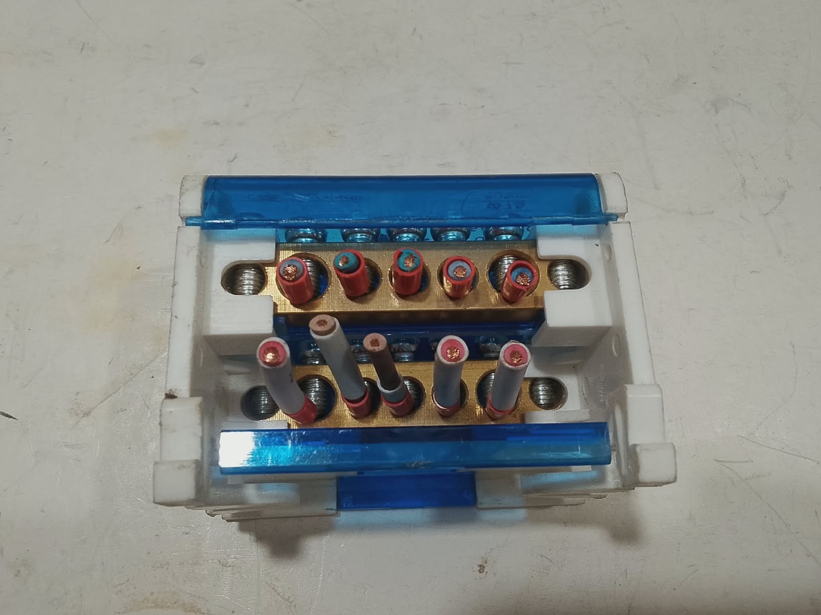 LOT OF 7PCS EN 60947-1 20KA Ui 500V 125A Distribution Block