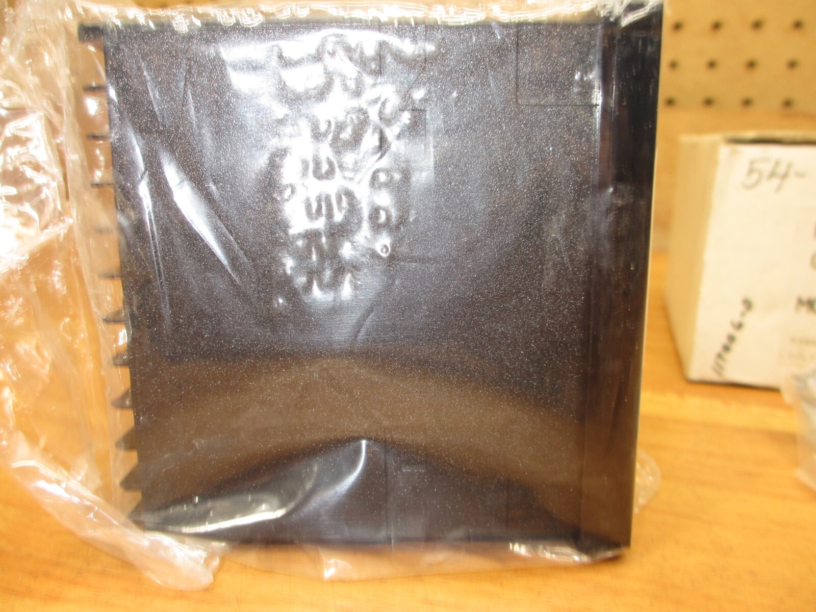 Barber Colman MAE1-003-00-000-0 *NEW* Temperature Controller 0-1600 Deg F 115V