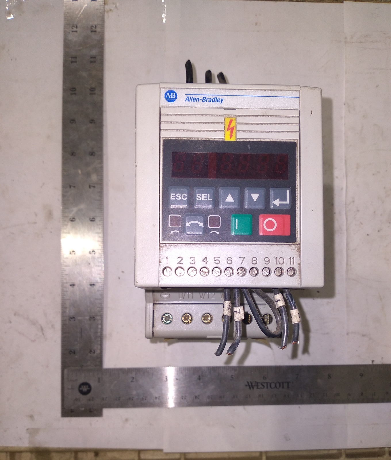 ALLEN-BRADLEY 160-BA04NSF1P1 SERIES C 1.5KW 2HP 380-460V 50/60HZ 3700VA