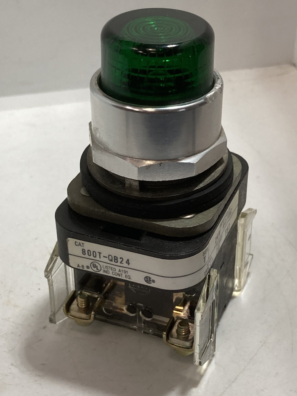 ALLEN BRADLEY 800T-QB24G PUSHBUTTON ILLUMINATED GREEN 1NO/1NC SERIES T