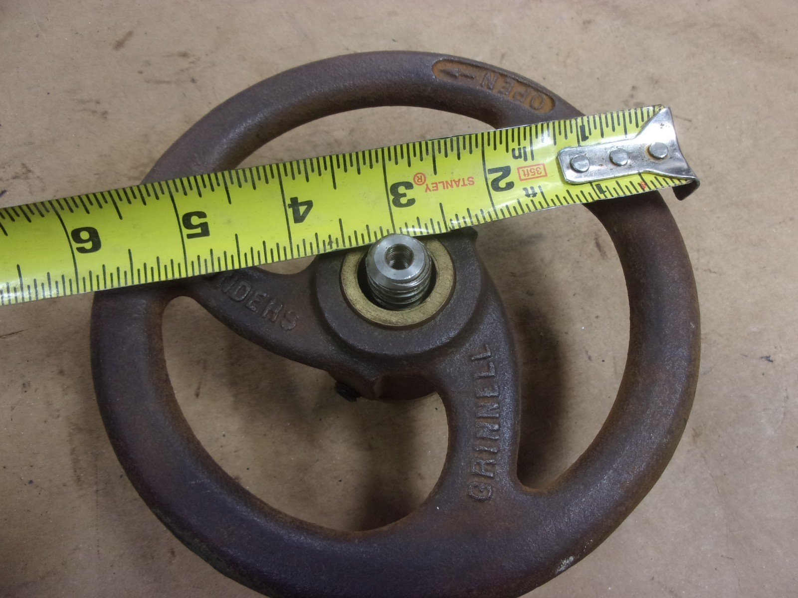 ITT Grinnell 2 1-1/2″ Manual Diaphragm Valve Hand Wheel 6″ Cast Iron 303-M440 US