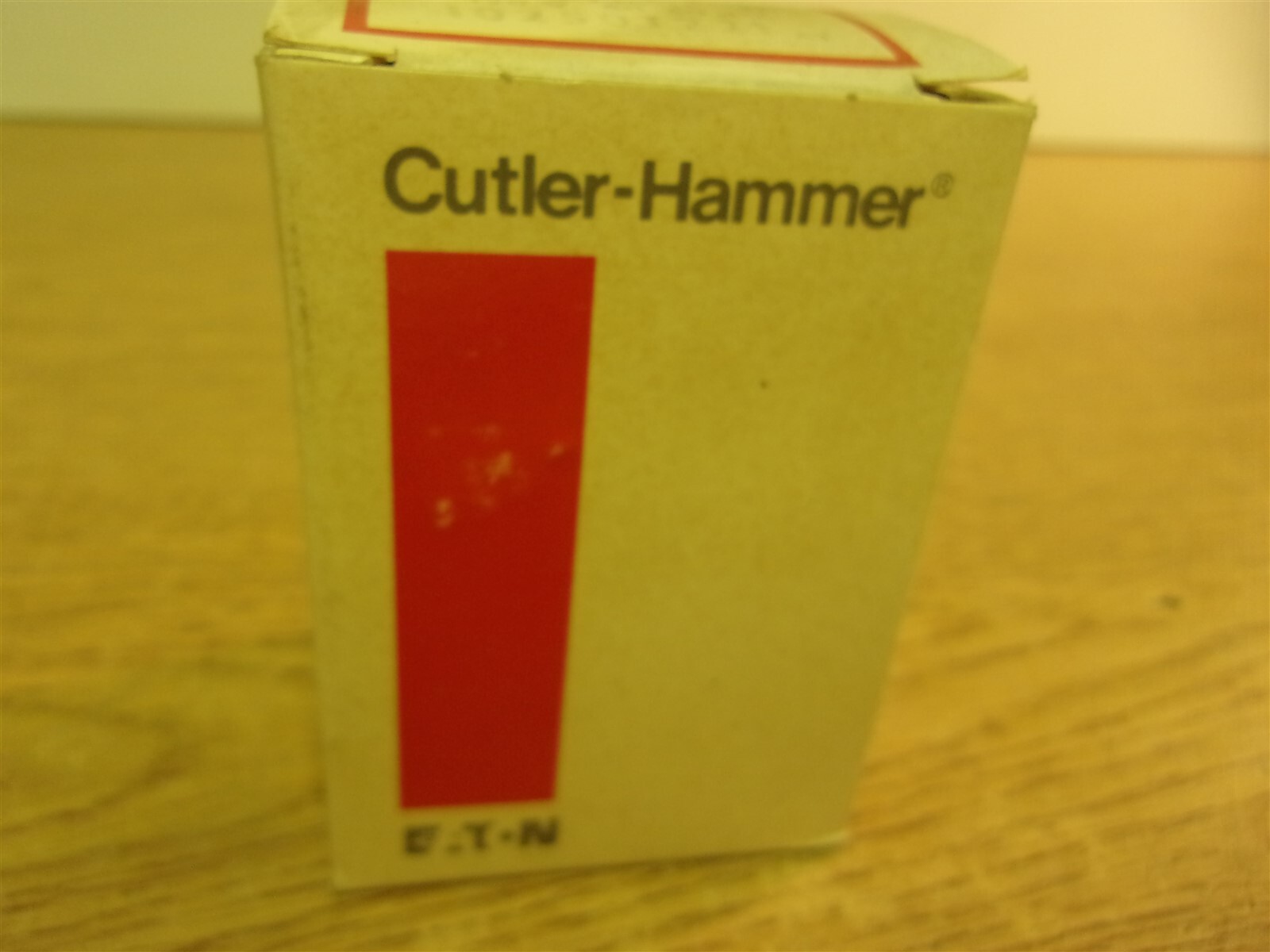NEW Cutler Hammer 1050T221 Pretest Light 12V *FREE SHIPPING*