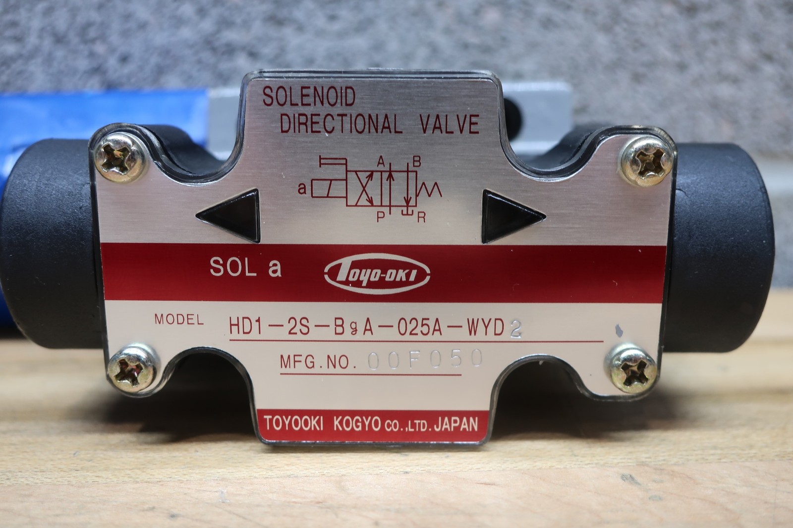 TOYOOKI HD1-2S-BGA-025A-WYD | 2POS, ISO025, 7MPA, 24VDC