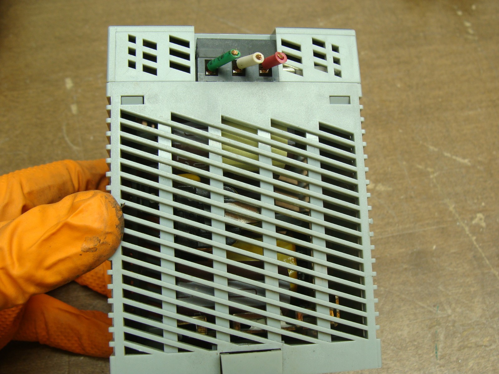 SOLA EMERSON POWER SUPPLY SDP 4-24-100RT 115/230VAC 2.2/1.2A