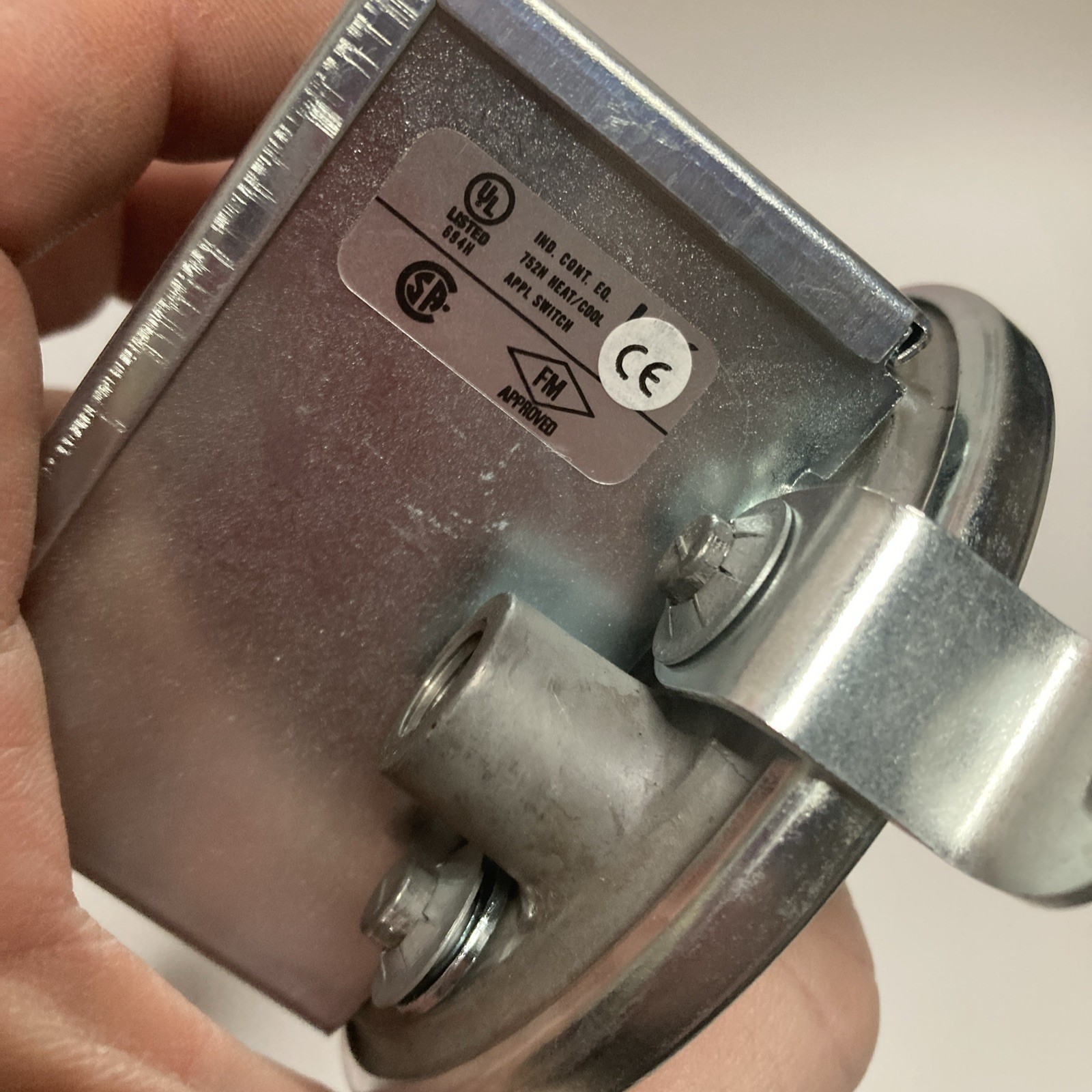 Dwyer Instruments 1910-0 Pressure Switch