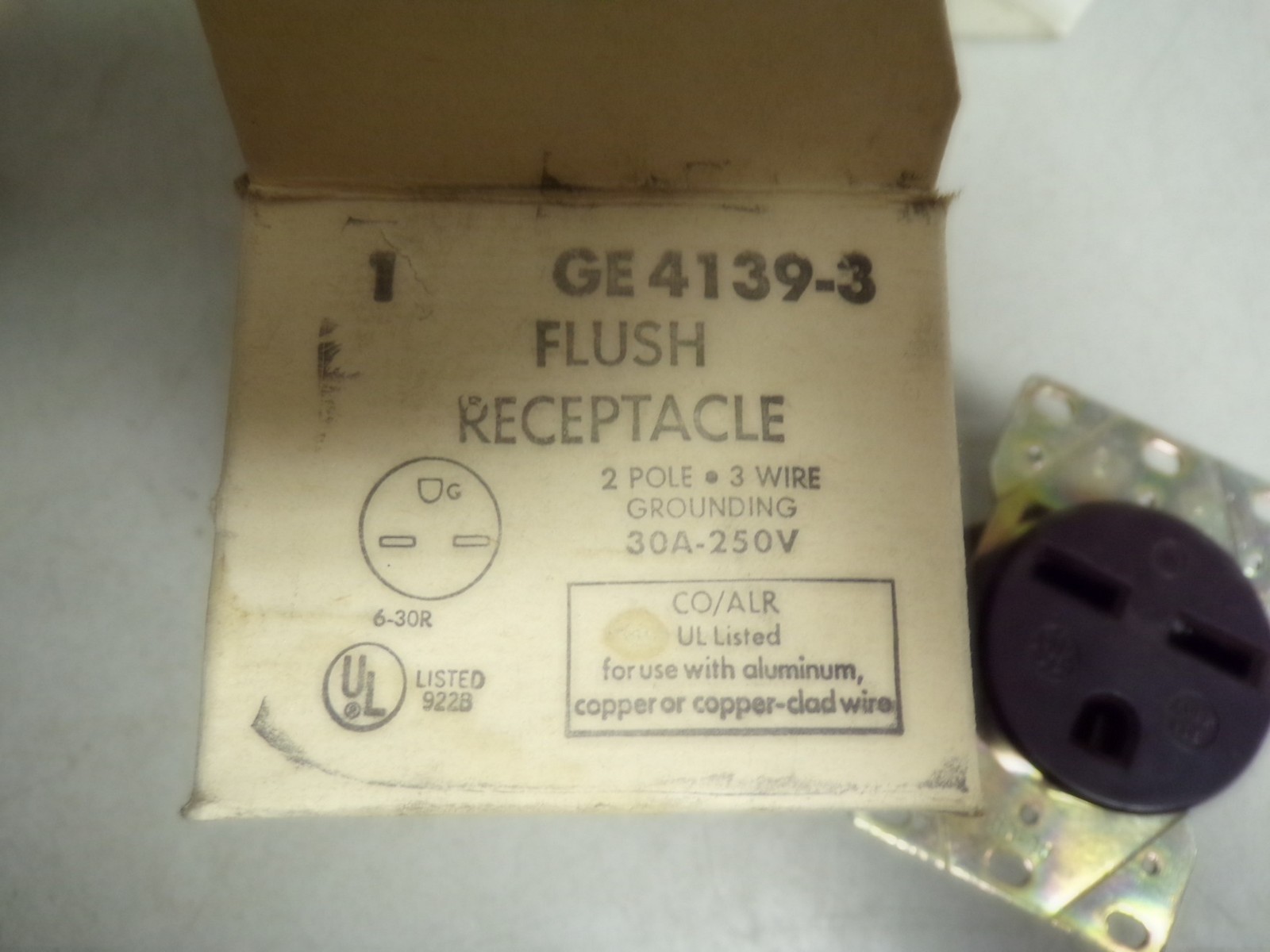 General Electric GE4139-3 Flush Receptacle *FREE SHIPPING*