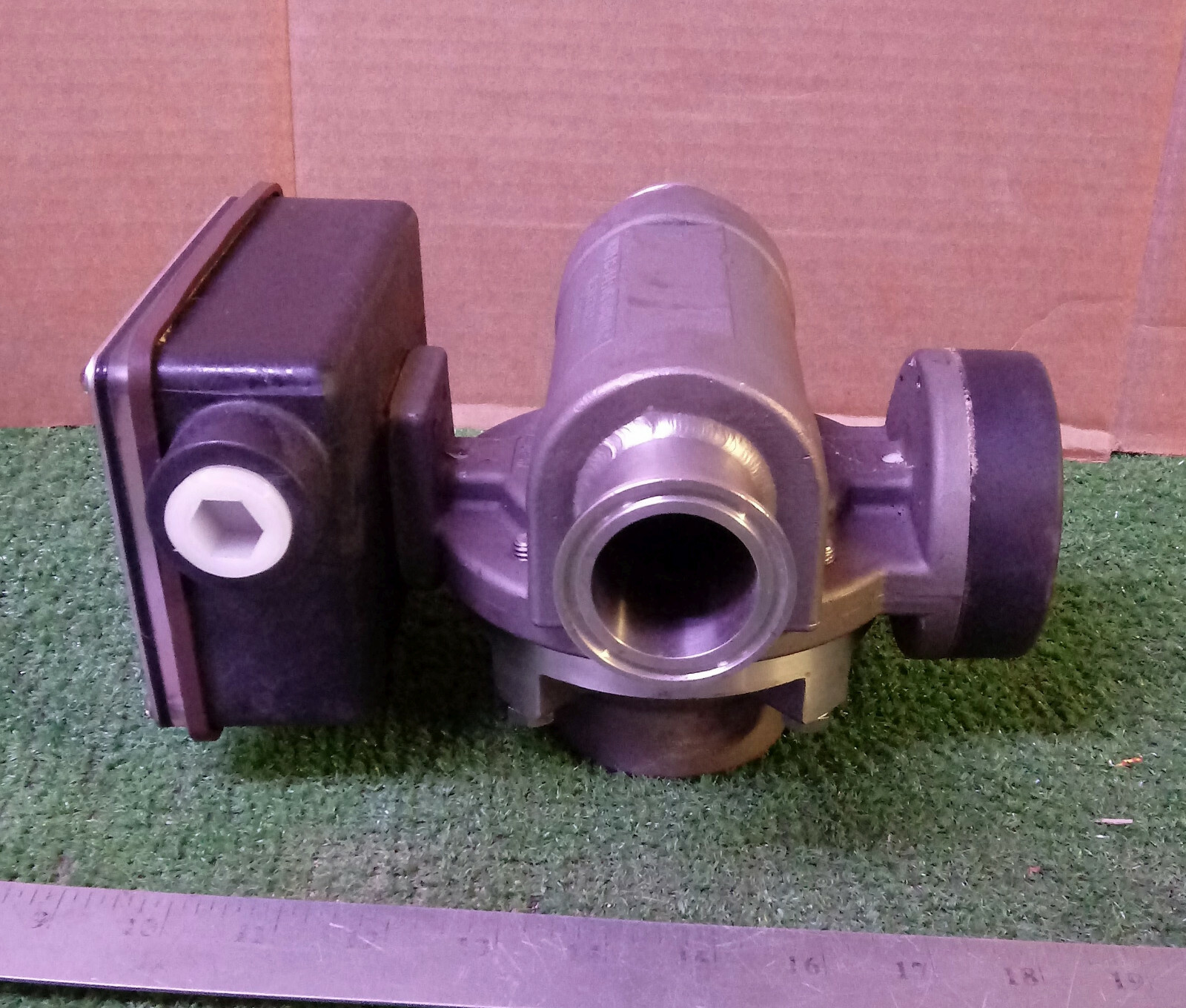 1 NEW UFM MN-PPT20GM-12S-2FO9S.98-A0XU-TG FLOW MONITOR NNB *MAKE OFFER*