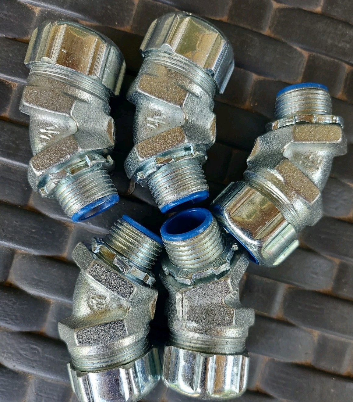 5 Piece Thomas & Betts Liquidtight 5342 Connector 1/2″ 45