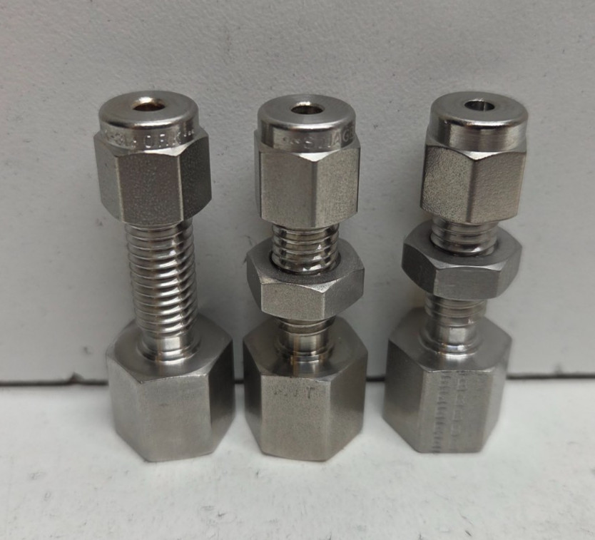 LOT OF 3 NEW NO BOX! SWAGELOK 1/8″TUBEX 1/8″FNPT BULKHEAD CONNECTORS SS-200-71-2